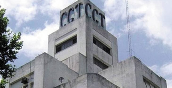 El sindicalismo se parte: Sectores dialoguistas aceptan el “Fondo de Cese” mientras el ala dura se radicaliza.