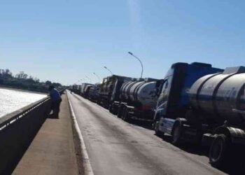 Deshielo con Brasil: Cancillería logra liberar 500 camiones, pero siguen las demoras.