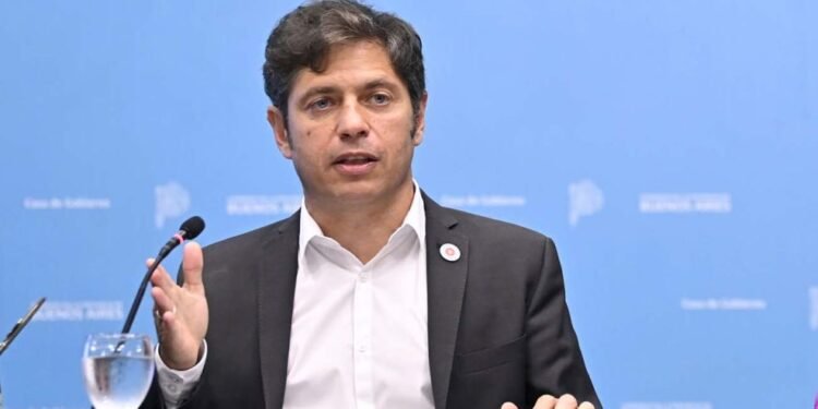 La frazada corta de la Provincia: Tensión entre La Plata y los municipios por el bono.