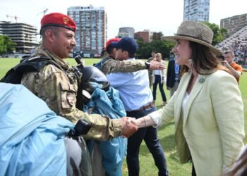 La “Dama de Hierro” local: Victoria Villarruel consolida su perfil nacionalista en el interior.