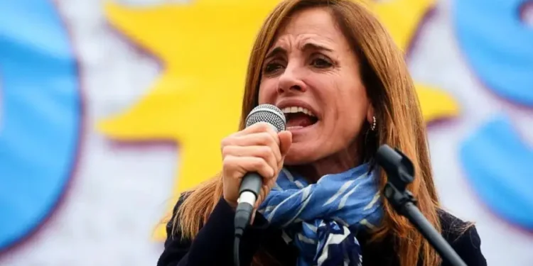 «Peligro total»: Tolosa Paz advirtió sobre la estrategia de Milei para salir de la recesión.