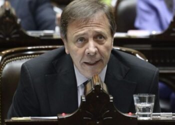 Oscar Zago critica a Adorni: ‘Es un mentiroso y debe renunciar’