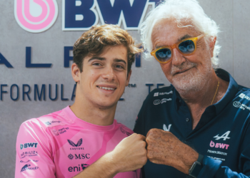 El emotivo abrazo de Flavio Briatore a Colapinto tras su destacado desempeño en la Fórmula 1