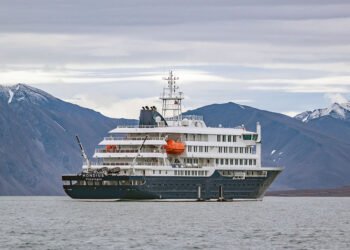 El crucero MV Hondius llega a Róterdam: se activan medidas de cuarentena y desinfección tras un brote de hantavirus