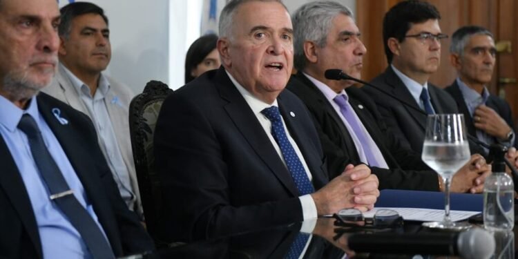La respuesta de Jaldo a la controversia por la omisión de Tucumán en un mapa de Milei