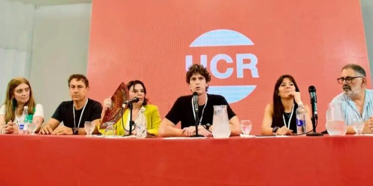 La UCR de Buenos Aires enfrenta nueve internas municipales tras alcanzar la unidad provincial
