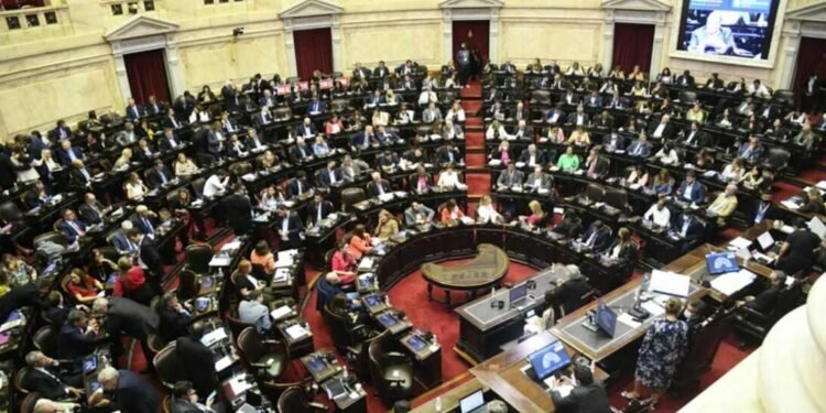 El Gobierno busca retomar el control en Diputados con nuevas leyes económicas ante la presión por el caso Adorni