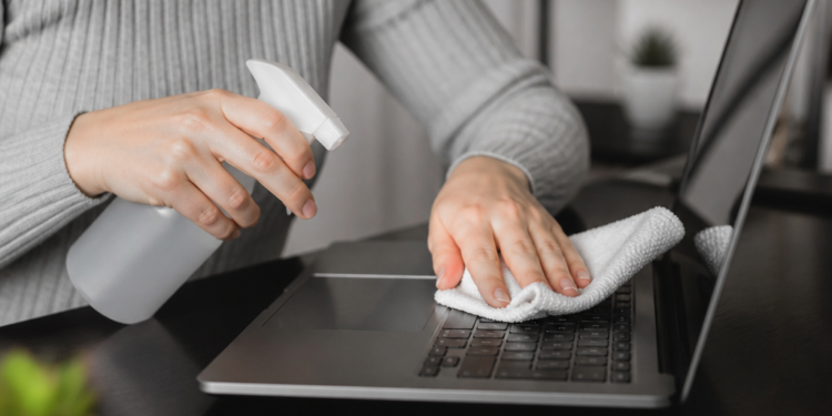 Cómo limpiar una notebook sin dañarla: errores comunes y consejos de expertos
