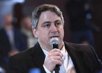Senador de LLA cuestionó el retiro del pliego de Verónica Michelli como “una desprolijidad muy grande”