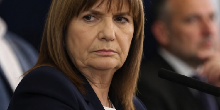 Bullrich intenta suspender la sesión del Senado ante el escándalo Adorni