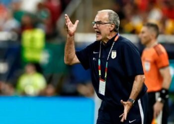Marcelo Bielsa reflexiona sobre su explosiva reacción en conferencia: ‘Estaba sobrepasado’