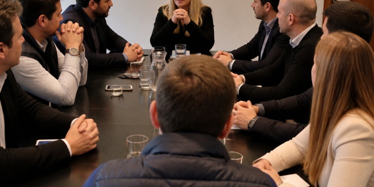 Karina Milei se reúne con legisladores porteños y bonaerenses de La Libertad Avanza para fortalecer su estructura territorial
