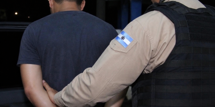 Detenido un oficial de la Prefectura Naval por amenazar a su expareja en Misiones