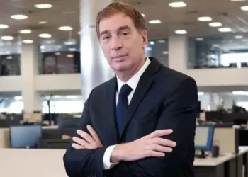 Se establece por decreto la nueva estructura gubernamental con Santilli a la cabeza del Gabinete y otras posiciones relevantes