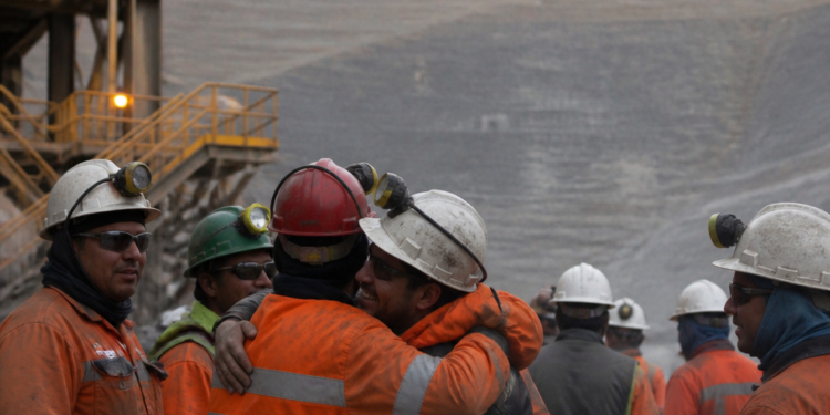 Rio Tinto anunció el exitoso rescate de 14 personas en Catamarca y prolonga la suspensión de sus operaciones