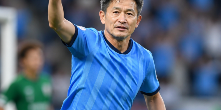 Kazuyoshi Miura, el futbolista más veterano, marcó un gol a los 59 años