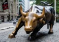 Wall Street ante el espejo: Gordon Gekko analiza la embestida alcista y las sombras geopolíticas
