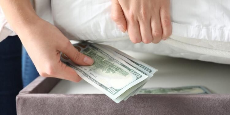 Guía práctica: Cómo construir un fondo de reserva en dólares para proteger tus ahorros