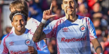 Argentinos brilla en el Torneo Clausura tras vencer a Racing y mantiene puntaje perfecto