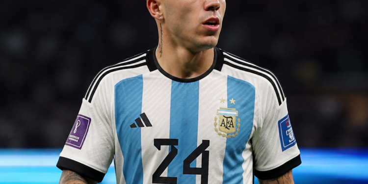 Enzo Fernández, en la mira del Manchester City tras la partida de Rodri