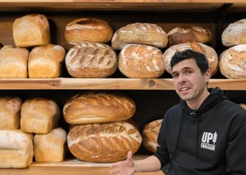 Un ingeniero que encontró su pasión en la panadería: “Empecé con un horno pequeño y ahora facturo 3.000 euros al mes desde un garaje de 12 metros cuadrados”