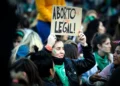 A pesar de las declaraciones de Javier Milei, el Gobierno no planea derogar la ley del aborto por el momento