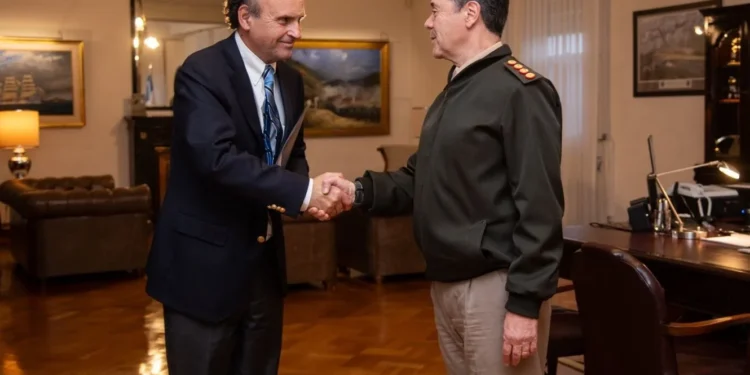Cierre del conflicto por el Estrecho de Magallanes tras conversación entre los ministros de Defensa de Argentina y Chile