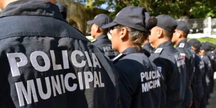 El intendente de Morón anuncia que la nueva policía municipal podrá portar armas de fuego