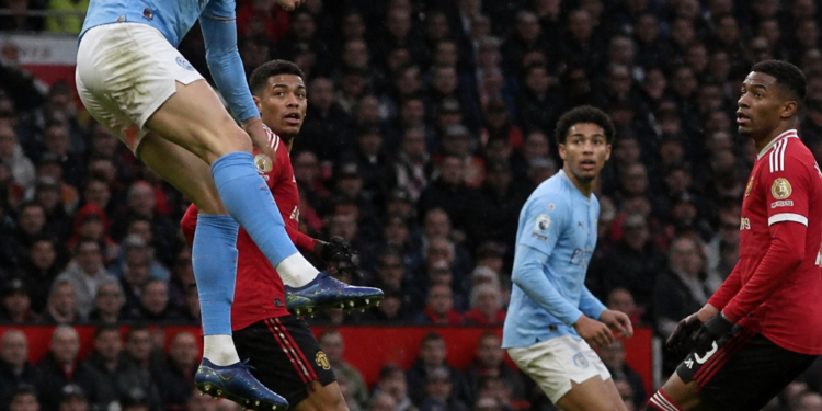 El City se impuso en un intenso clásico ante el United: Enzo Fernández brilló, además de la controversia del gol de Haaland y un tiro al palo