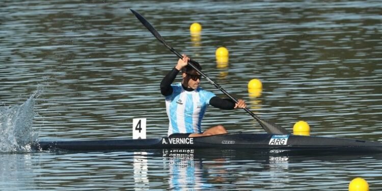 Agustín Vernice celebra su oro en Santa Fe y alerta sobre las condiciones de la pista
