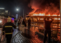 Fuego arrasador en un restaurante de Puerto Madero provoca evacuación masiva