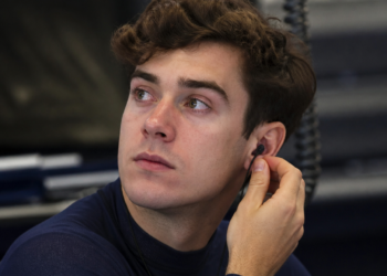 Franco Colapinto se prepara para la clasificación de la Sprint en el GP de Singapur de F1