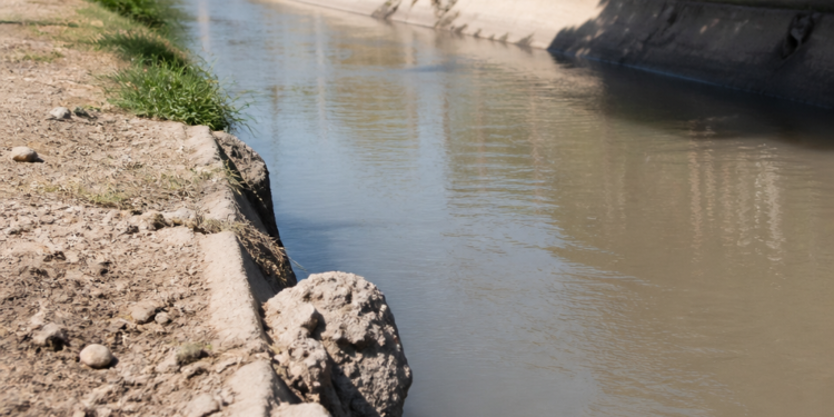 Una niña de un año fallece ahogada tras caer a un canal de riego en Guaymallén