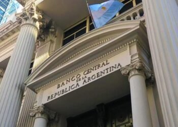 El Banco Central intensifica la compra de dólares, aunque los pagos de deuda restringen la acumulación de reservas